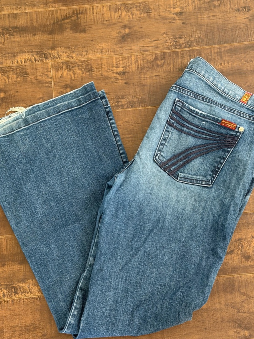 7 FOR ALL MANKIND JEANS